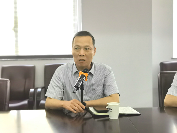 趙曉斌主持會(huì)議修網(wǎng).jpg